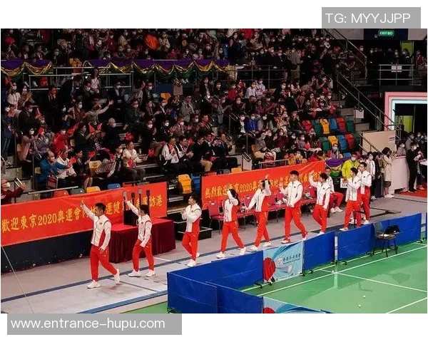 恒大足球球迷热情支持球队香港球迷文化交流共襄盛举